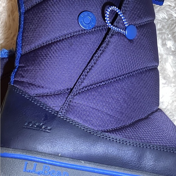 Kids L.L. Bean ultralight Winter Boots size 6 - Picture 2 of 7